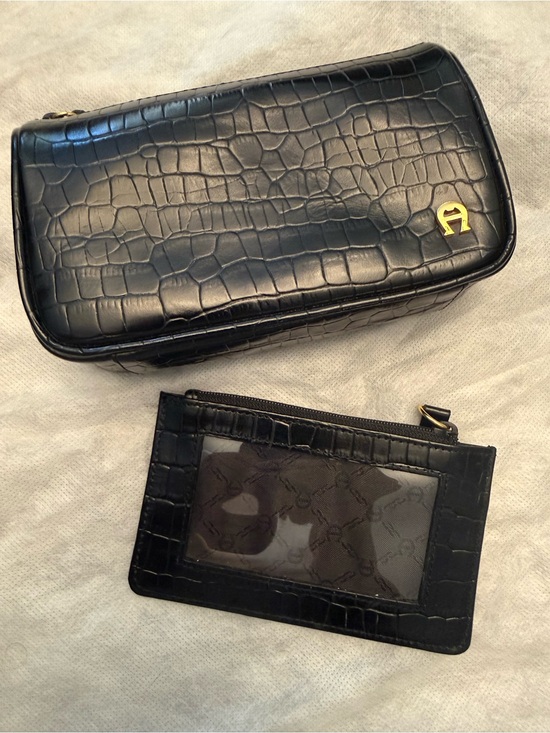 Etienne Aigner Handbags - Vintage Etienne Aigner black croc-embossed leather pouch clutch & ID card holder